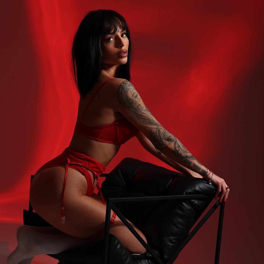 photo_5309863082044028751_y